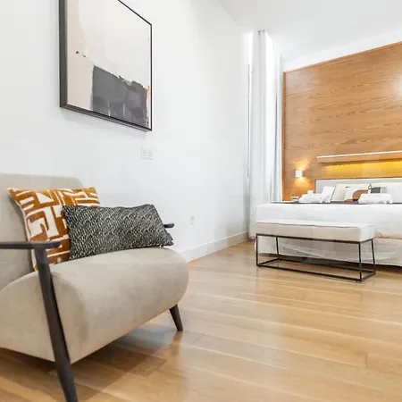 Artistic And Spacious By Rems Apartment *
