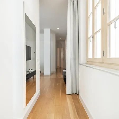 Apartment Artistic And Spacious By Rems Malaga